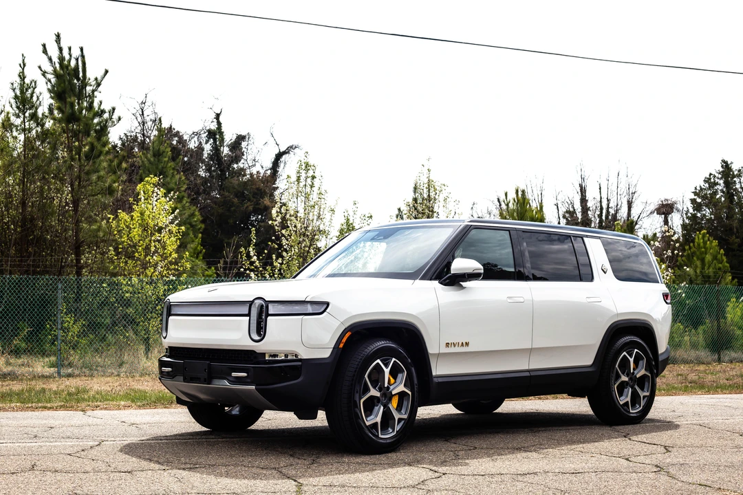 2023 Rivian R1S - Image 6 of 31