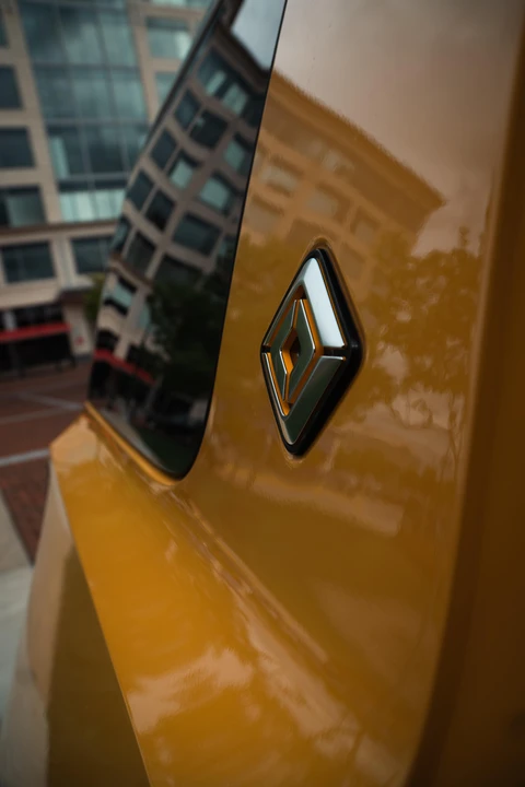2023 Rivian R1S - Image 31 of 31