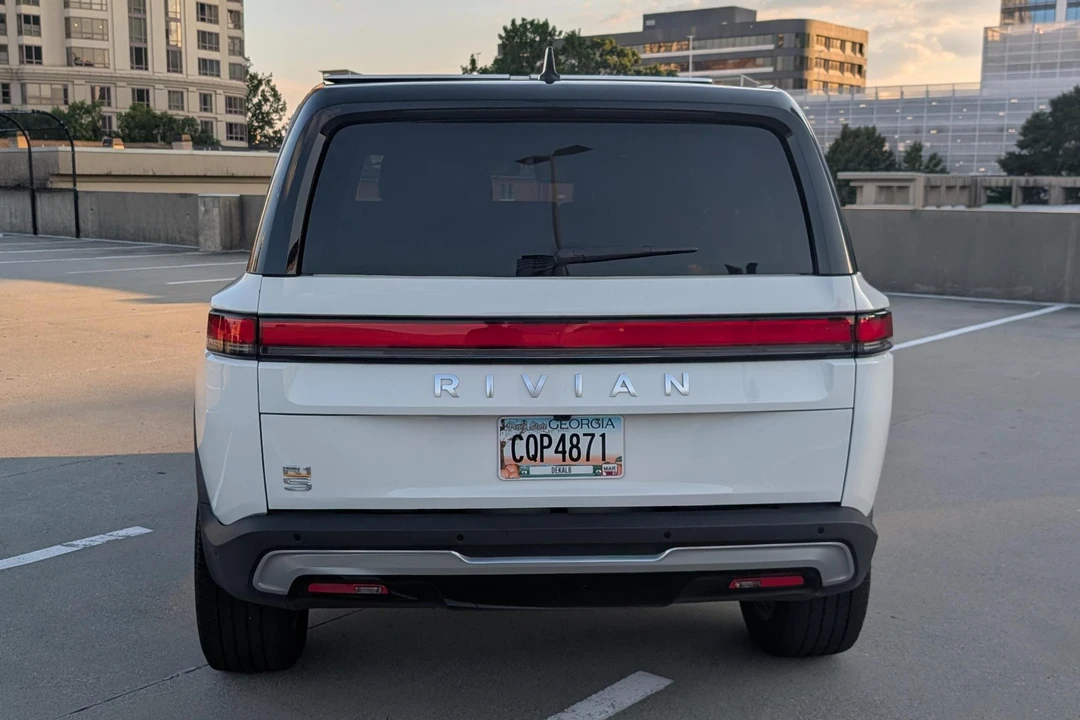 2023 Rivian R1S - Image 5 of 31