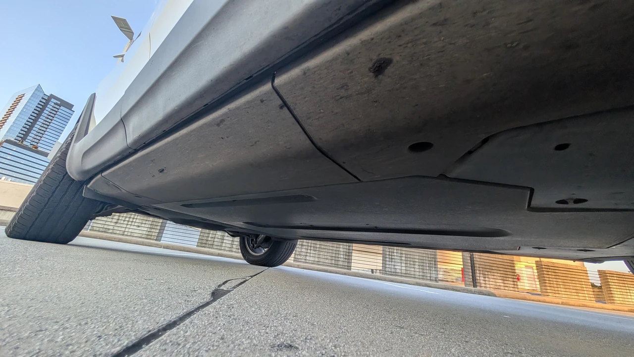 2023 Rivian R1S - Image 30 of 31