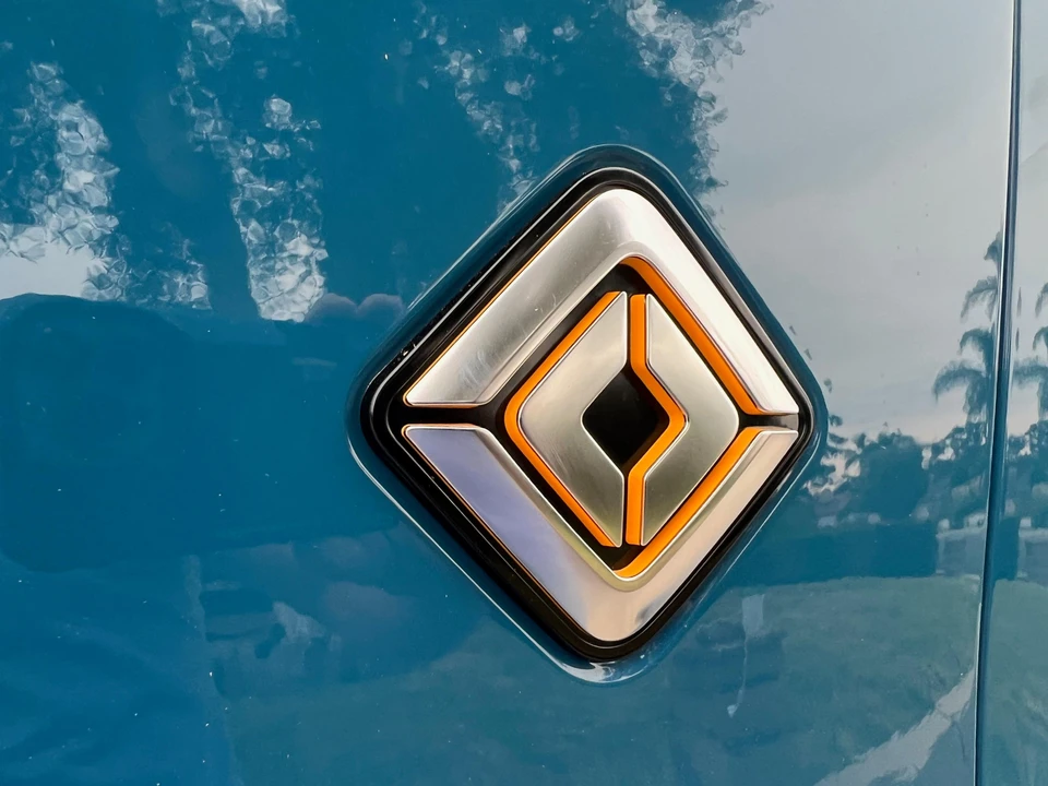 2023 Rivian R1S - Image 17 of 31