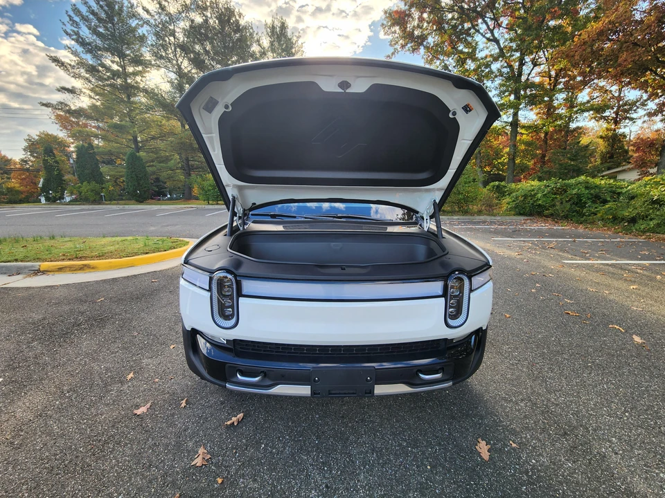 2023 Rivian R1S - Image 6 of 31
