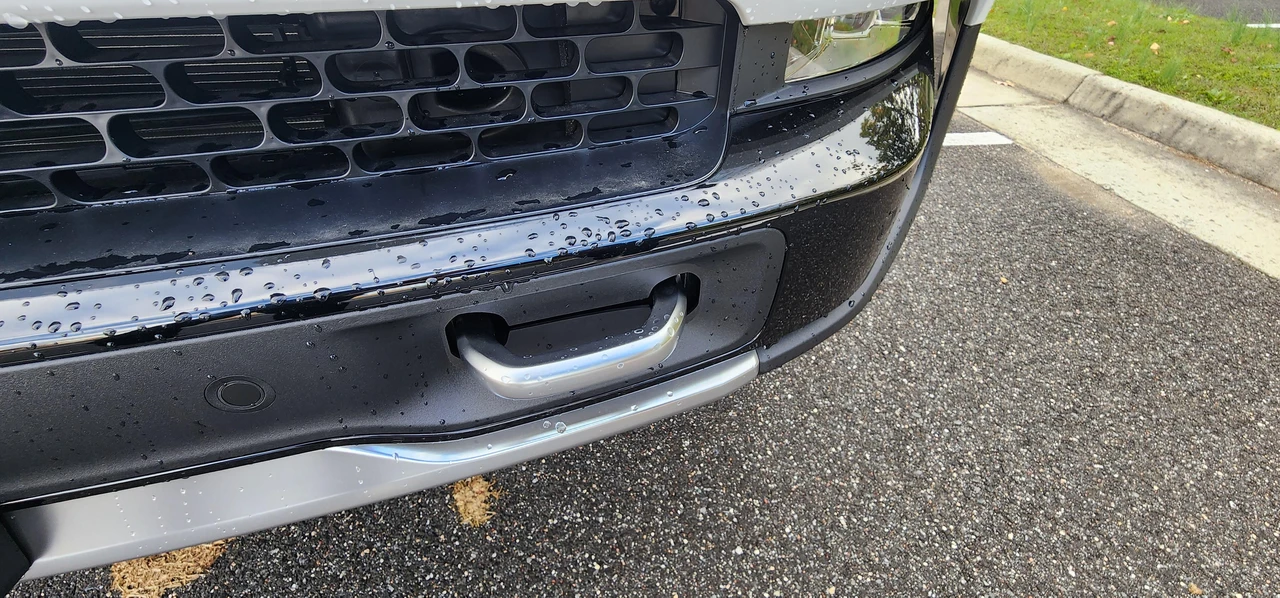 2023 Rivian R1S - Image 14 of 31