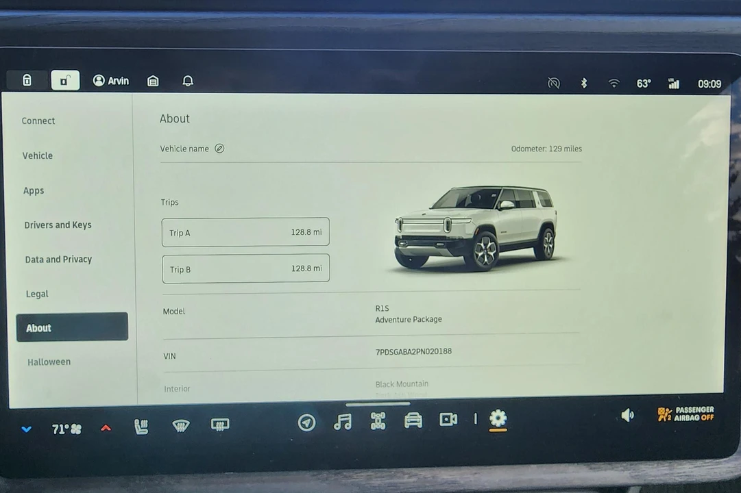 2023 Rivian R1S - Image 28 of 31