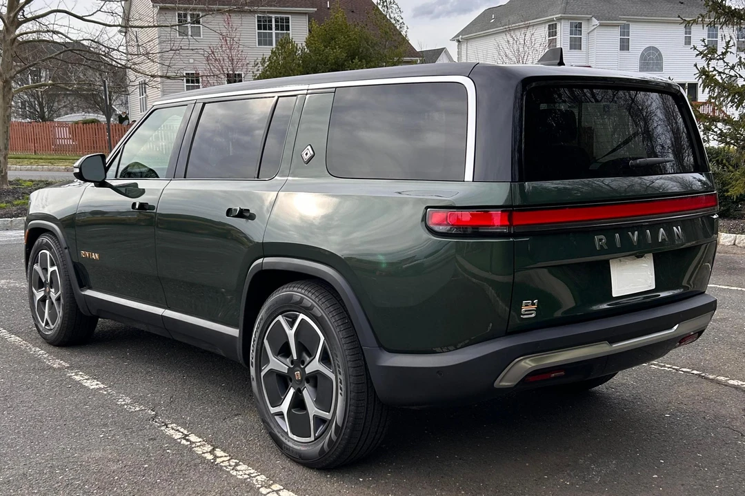 2023 Rivian R1S - Image 4 of 31