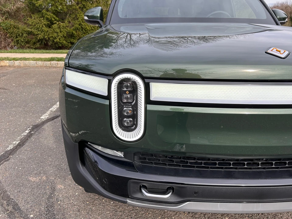 2023 Rivian R1S - Image 11 of 31