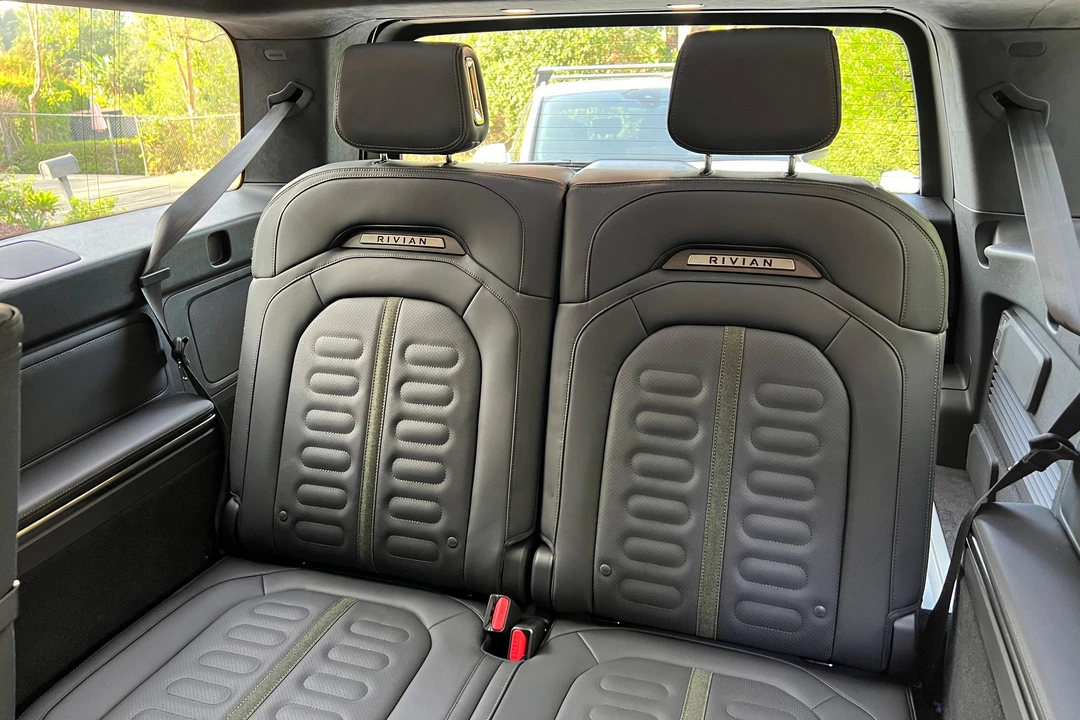 2023 Rivian R1S - Image 30 of 31