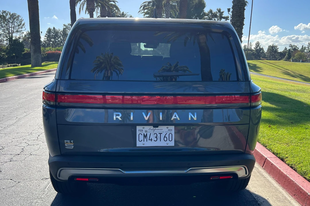 2023 Rivian R1S - Image 5 of 31
