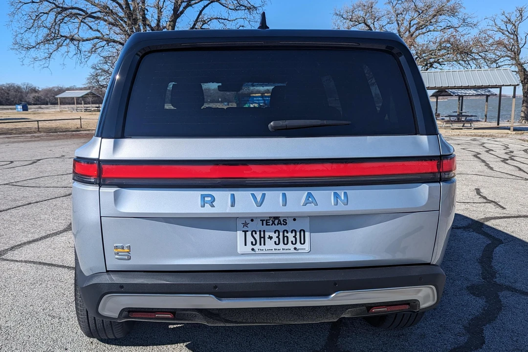 2023 Rivian R1S - Image 5 of 31