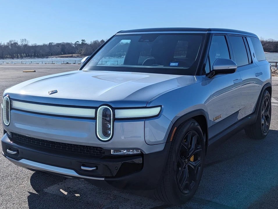 2023 Rivian R1S - Image 7 of 31