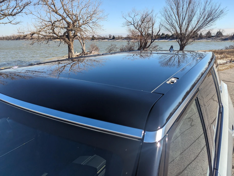 2023 Rivian R1S - Image 23 of 31