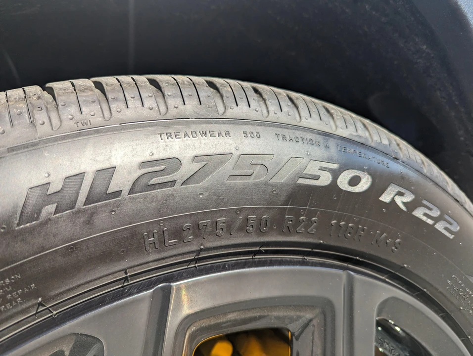 2023 Rivian R1S - Image 29 of 31