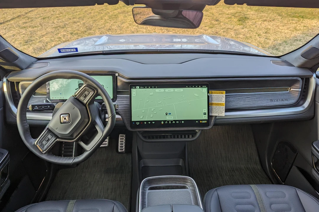 2023 Rivian R1S - Image 31 of 31
