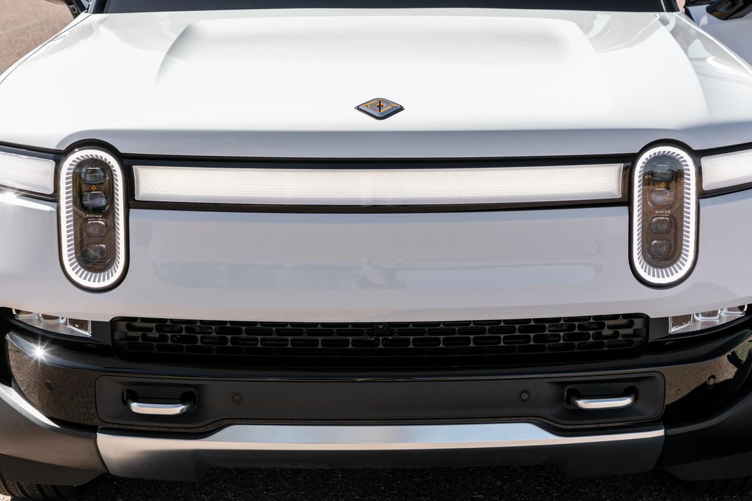 2023 Rivian R1S - Image 16 of 31