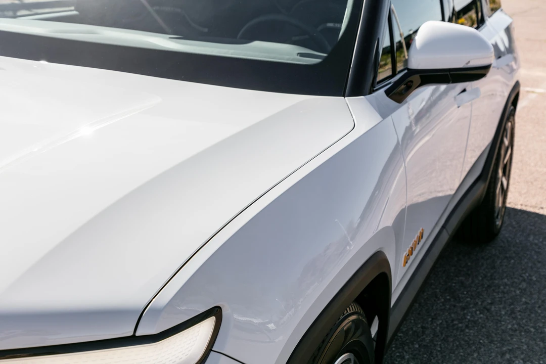2023 Rivian R1S - Image 19 of 31