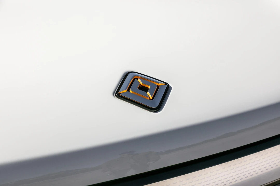 2023 Rivian R1S - Image 14 of 31