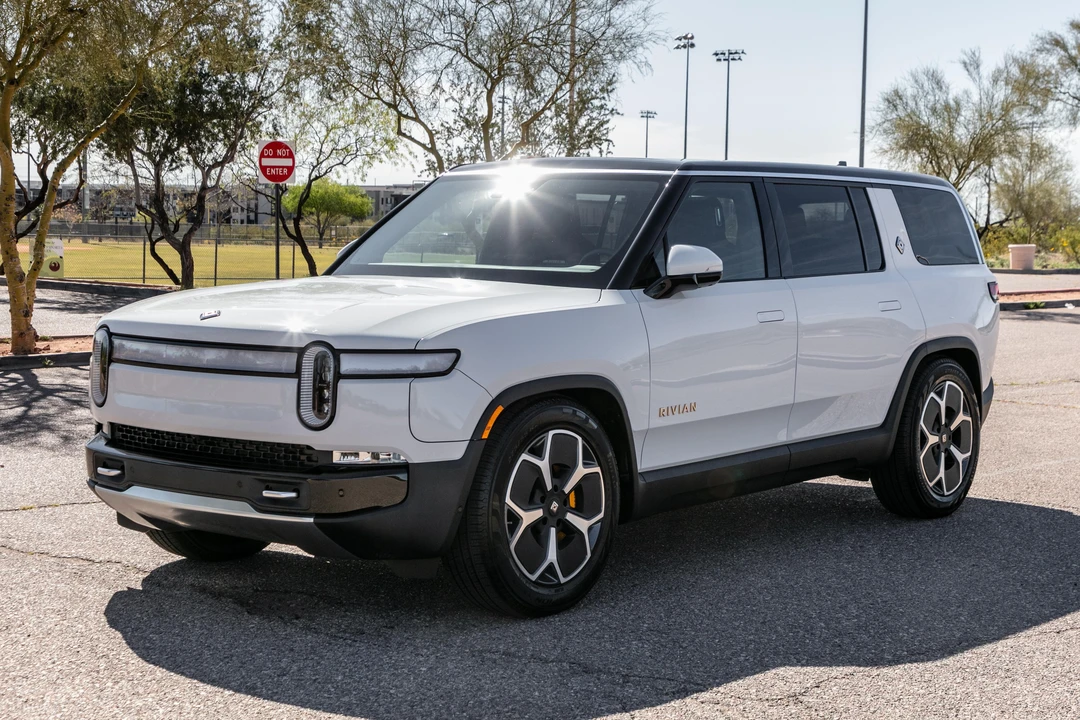 2023 Rivian R1S - Image 6 of 31
