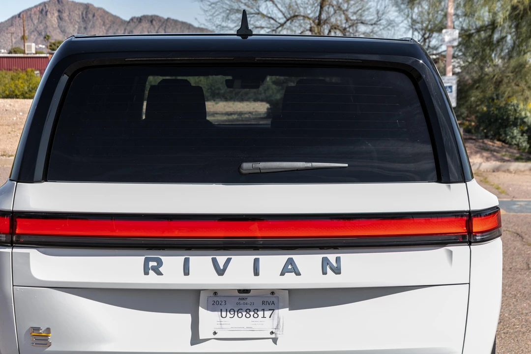 2023 Rivian R1S - Image 31 of 31