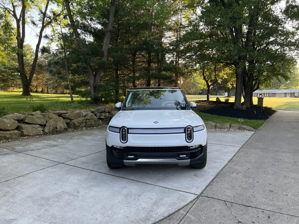 2023 Rivian R1S - Image 6 of 31