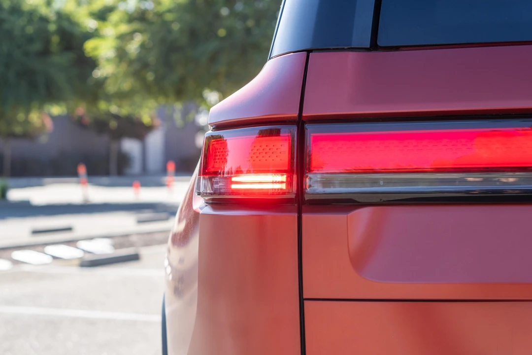 2023 Rivian R1S - Image 30 of 31