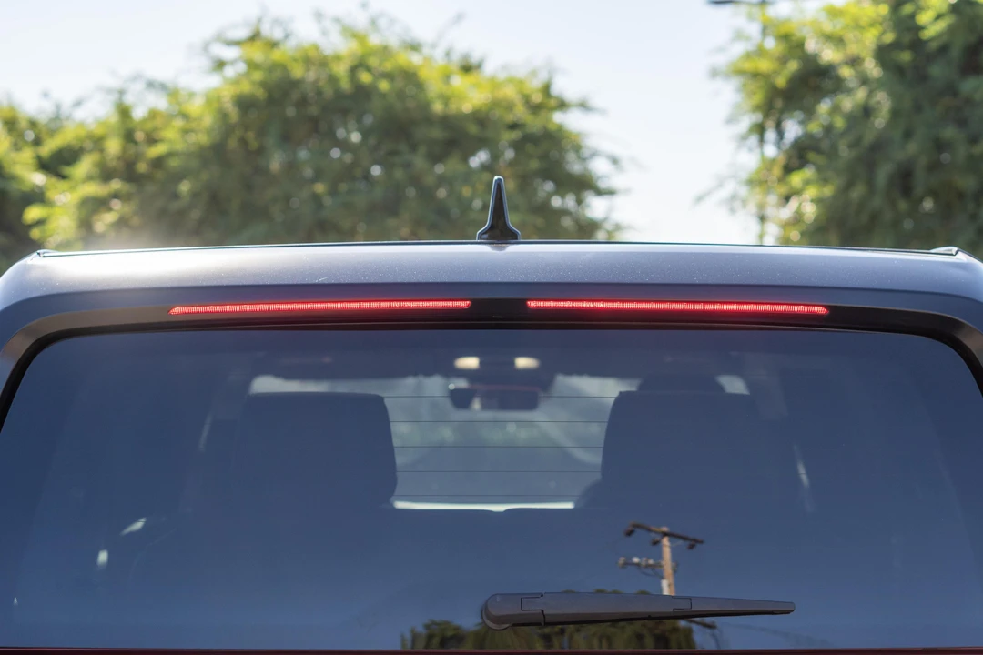 2023 Rivian R1S - Image 27 of 31