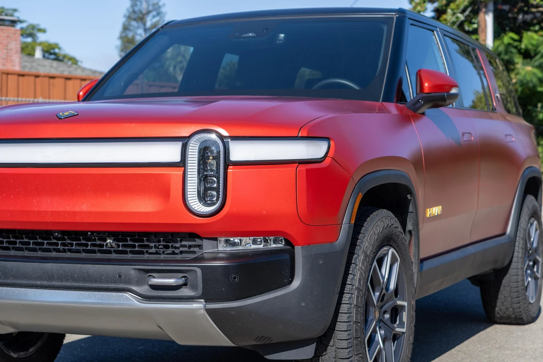 2023 Rivian R1S - Image 15 of 31