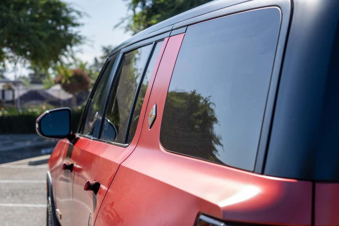 2023 Rivian R1S - Image 23 of 31
