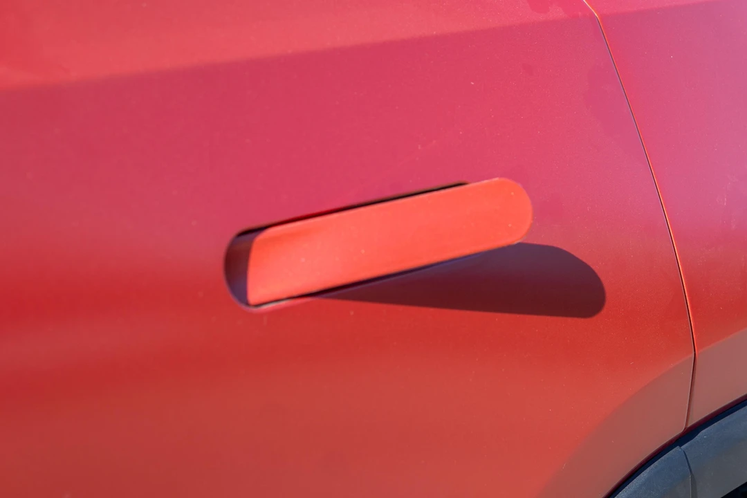 2023 Rivian R1S - Image 24 of 31