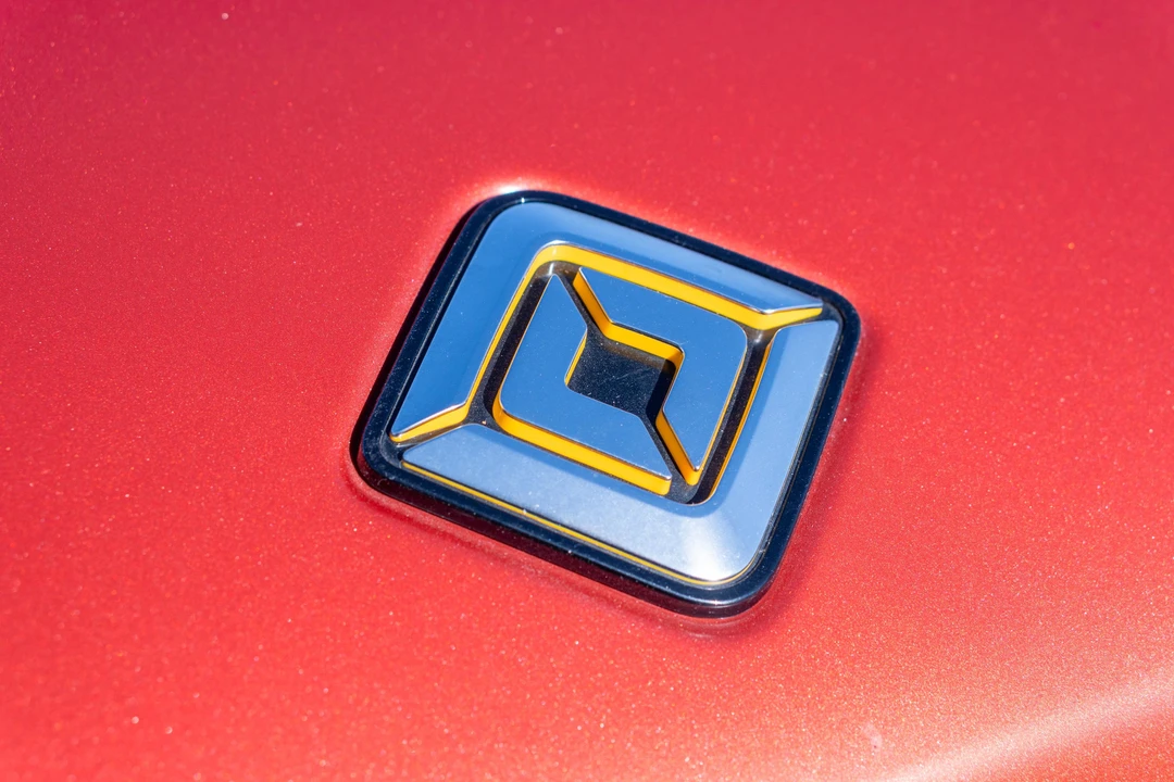 2023 Rivian R1S - Image 14 of 31