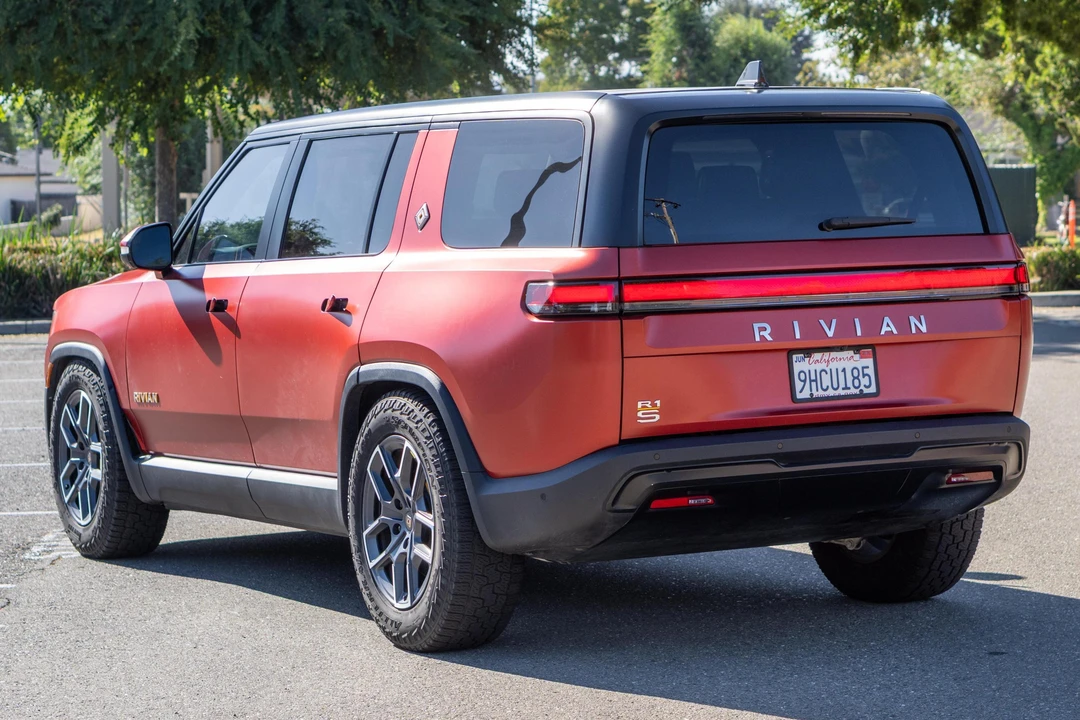 2023 Rivian R1S - Image 4 of 31