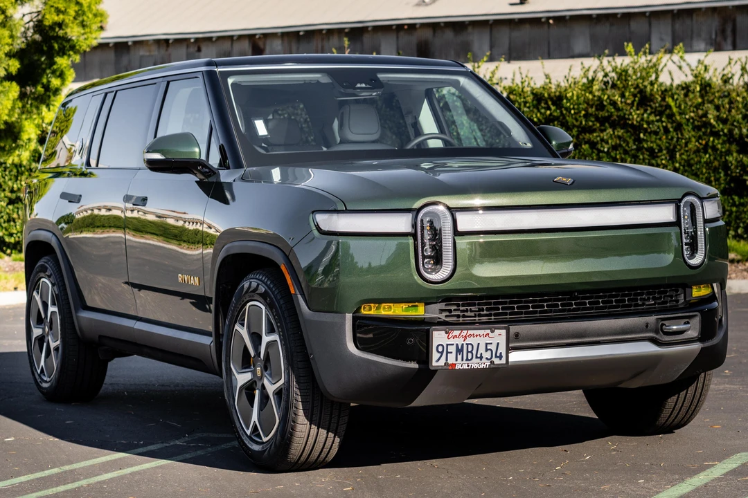 2023 Rivian R1S - Image 3 of 31
