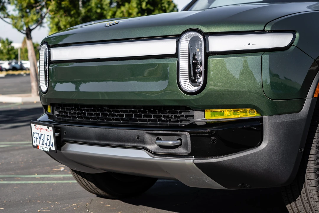 2023 Rivian R1S - Image 25 of 31
