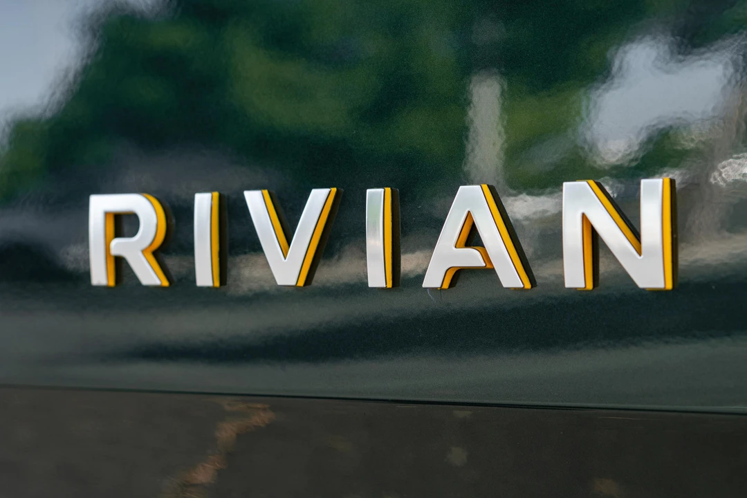 2023 Rivian R1S - Image 31 of 31