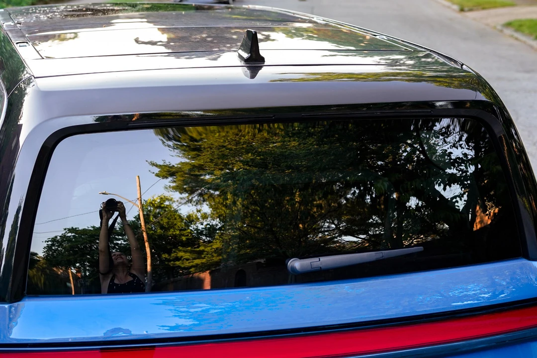 2023 Rivian R1S - Image 21 of 31