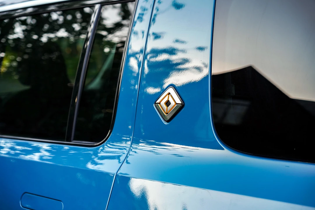 2023 Rivian R1S - Image 19 of 31