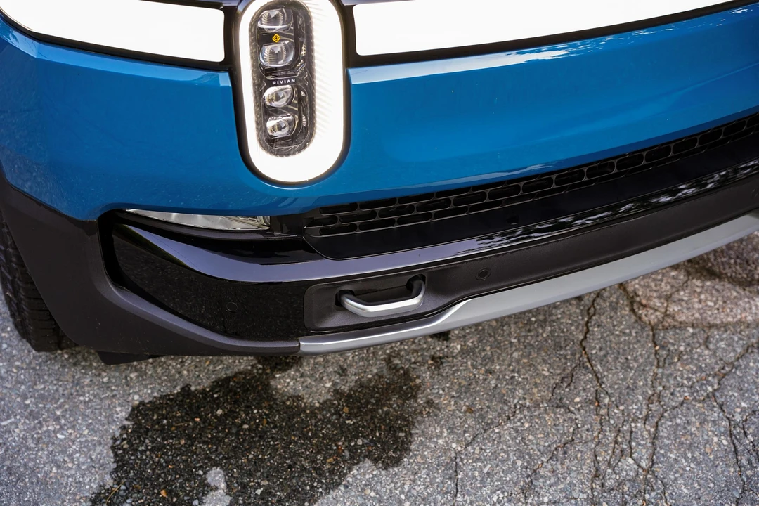 2023 Rivian R1S - Image 10 of 31