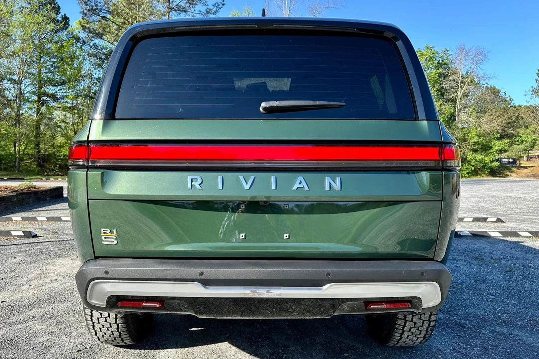 2023 Rivian R1S - Image 5 of 31