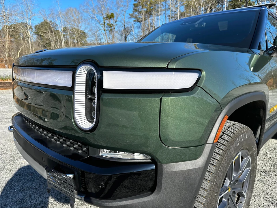 2023 Rivian R1S - Image 30 of 31