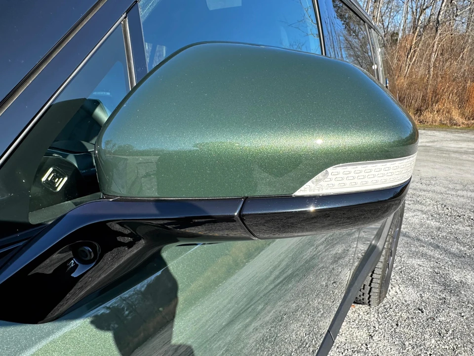 2023 Rivian R1S - Image 25 of 31
