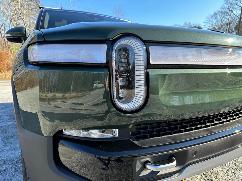 2023 Rivian R1S - Image 20 of 31