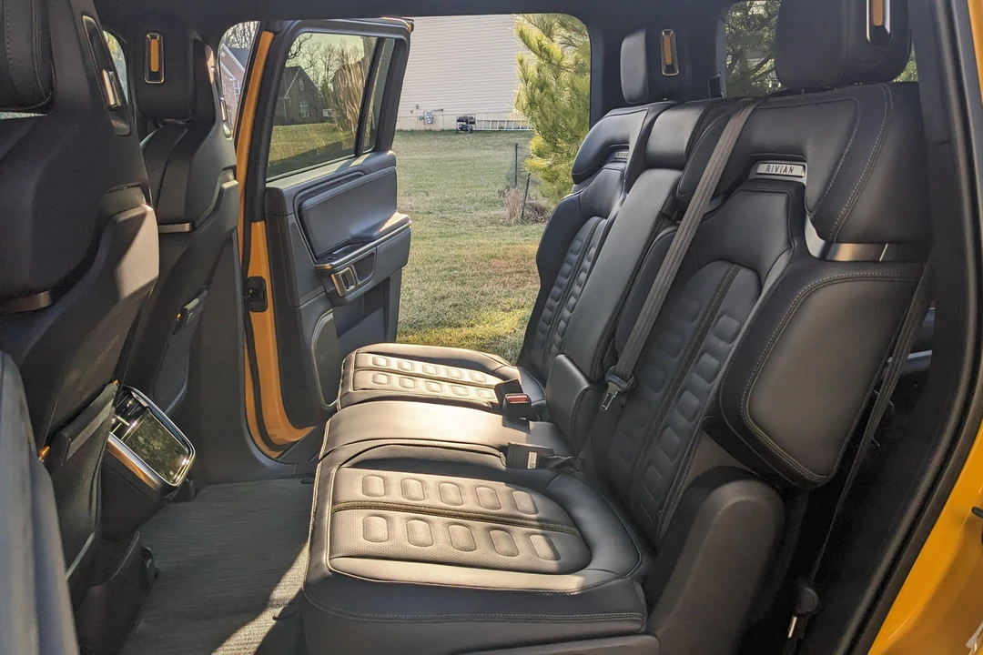 2023 Rivian R1S - Image 21 of 31