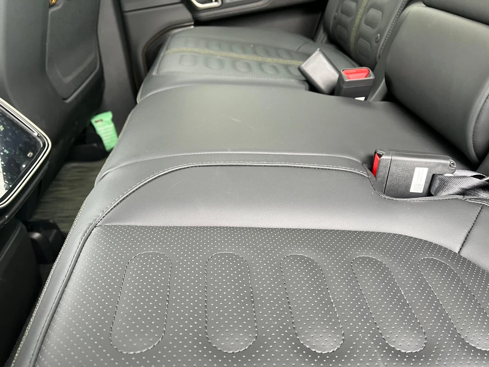 2023 Rivian R1S - Image 30 of 31
