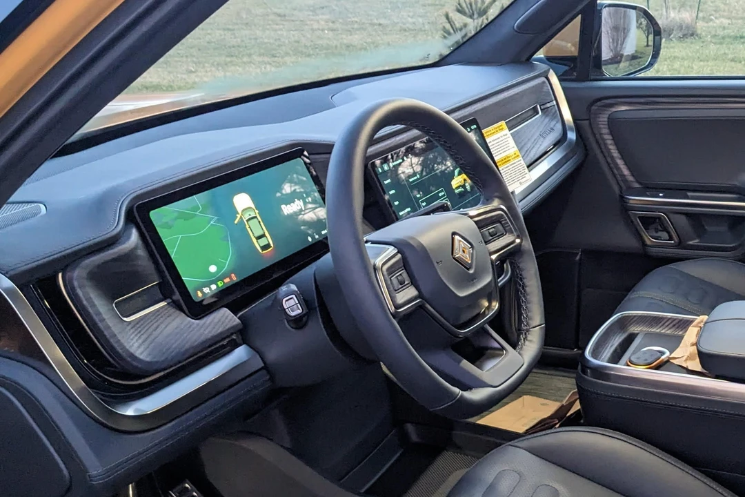 2023 Rivian R1S - Image 19 of 31