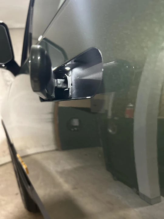 2023 Rivian R1S - Image 22 of 31