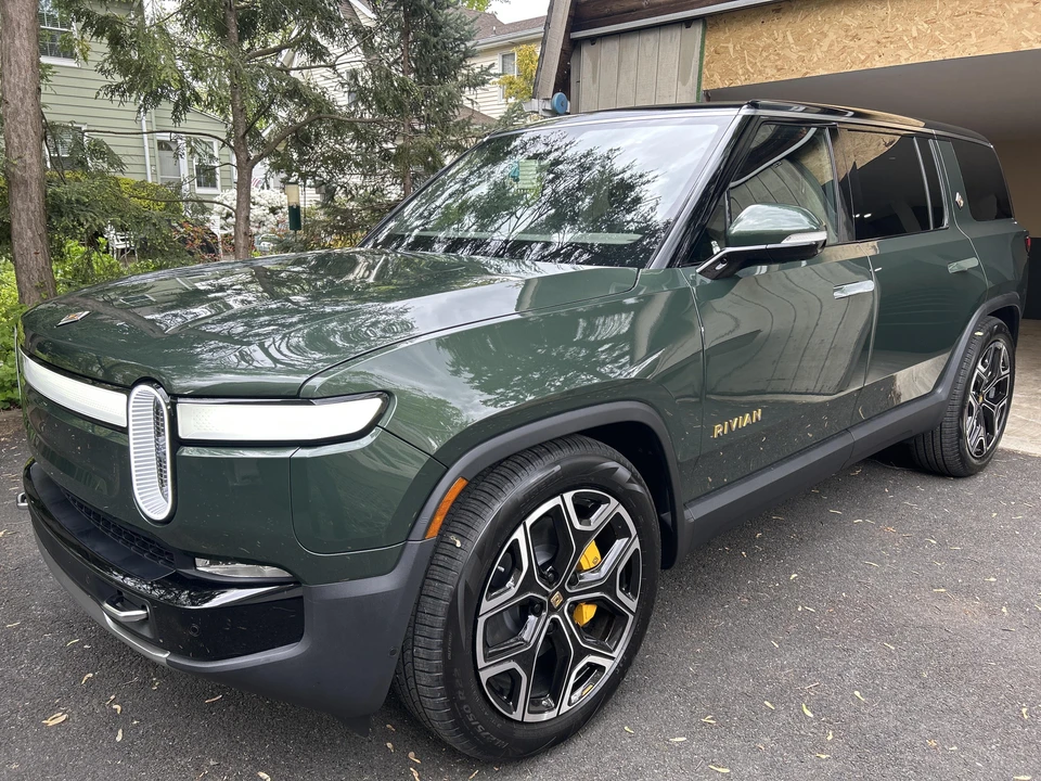 2023 Rivian R1S - Image 6 of 31