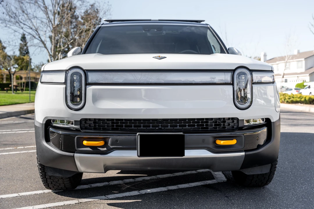 2023 Rivian R1S - Image 7 of 31