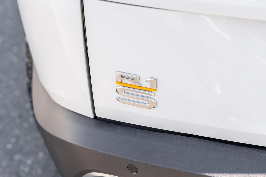 2023 Rivian R1S - Image 24 of 31