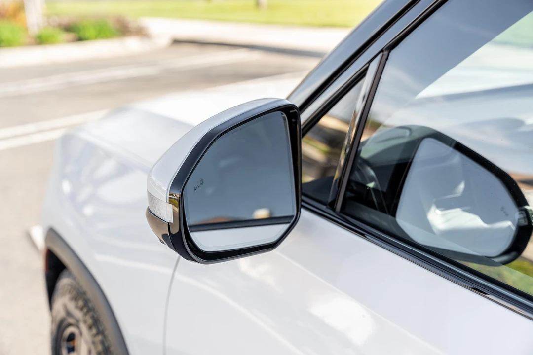 2023 Rivian R1S - Image 20 of 31