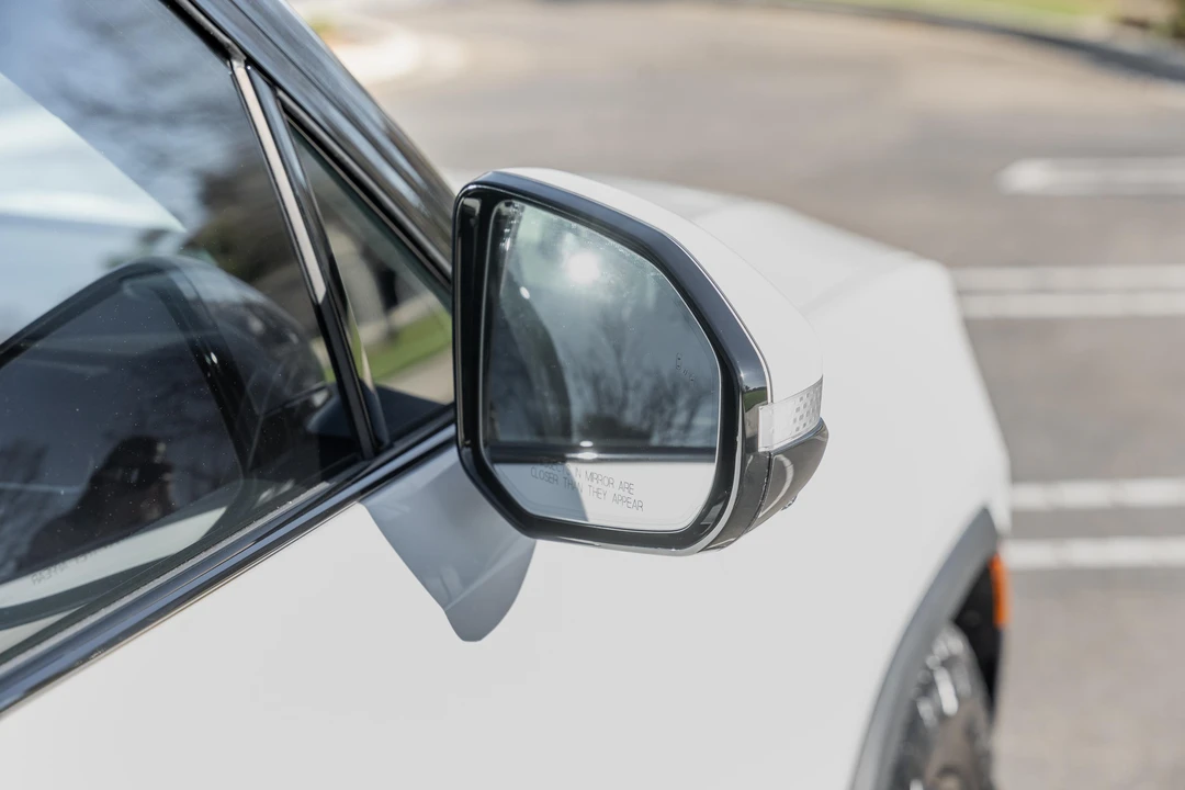 2023 Rivian R1S - Image 29 of 31