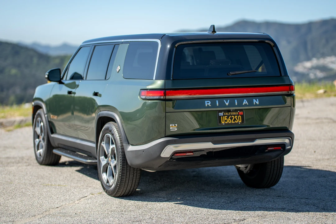 2023 Rivian R1S - Image 6 of 31